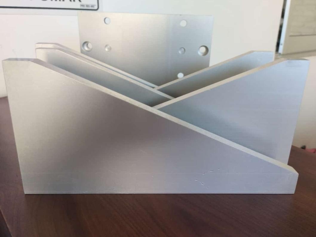 A estas piezas de aluminio se les realizó un proceso electroquímico qué conocerás como anodizado, no dudes en contactarnos si buscas este tipo de recubrimiento

#anodizado #maquinado #tratamientotermico