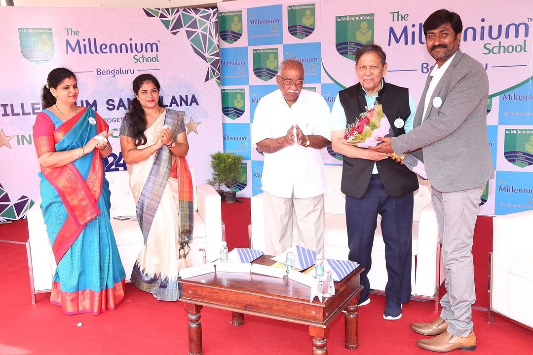 jnanaacdemey's tweet photo. Leadership is about one life influencing another." Proud moment at Millennium Samelana as Honorable Justice N. Santhosh Hegde graces our Investiture Ceremony. Here's to our young leaders! 🌟 #Leadership #MillenniumSchool #Investiture2024 https://t.co/qbYjoE0mUV
