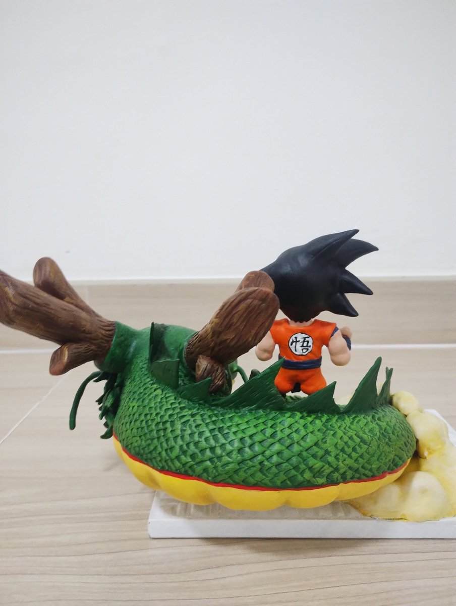 alexandrecicca's tweet photo. Quaaaae me esqueci de postar... Acho que estou melhorando, Escultura de Durepoxi - Dragon ball Z: Goku chibbi+ Shenlong. Mandem críticas ou pix ahahahahhahha #sculpture #durepox #art #DBZ #Goku https://t.co/ys6hyYLBX7