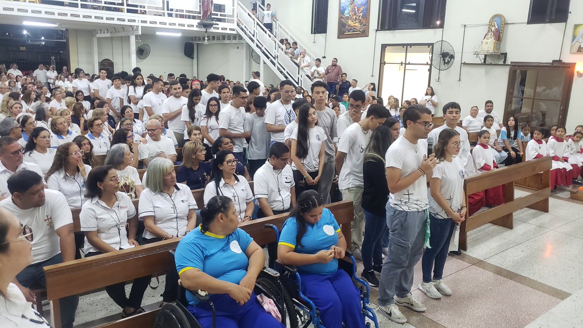 Visita de Monseñor Polito Rodríguez Méndez a la Parroquia El Salvador este  #19DeAgosto
