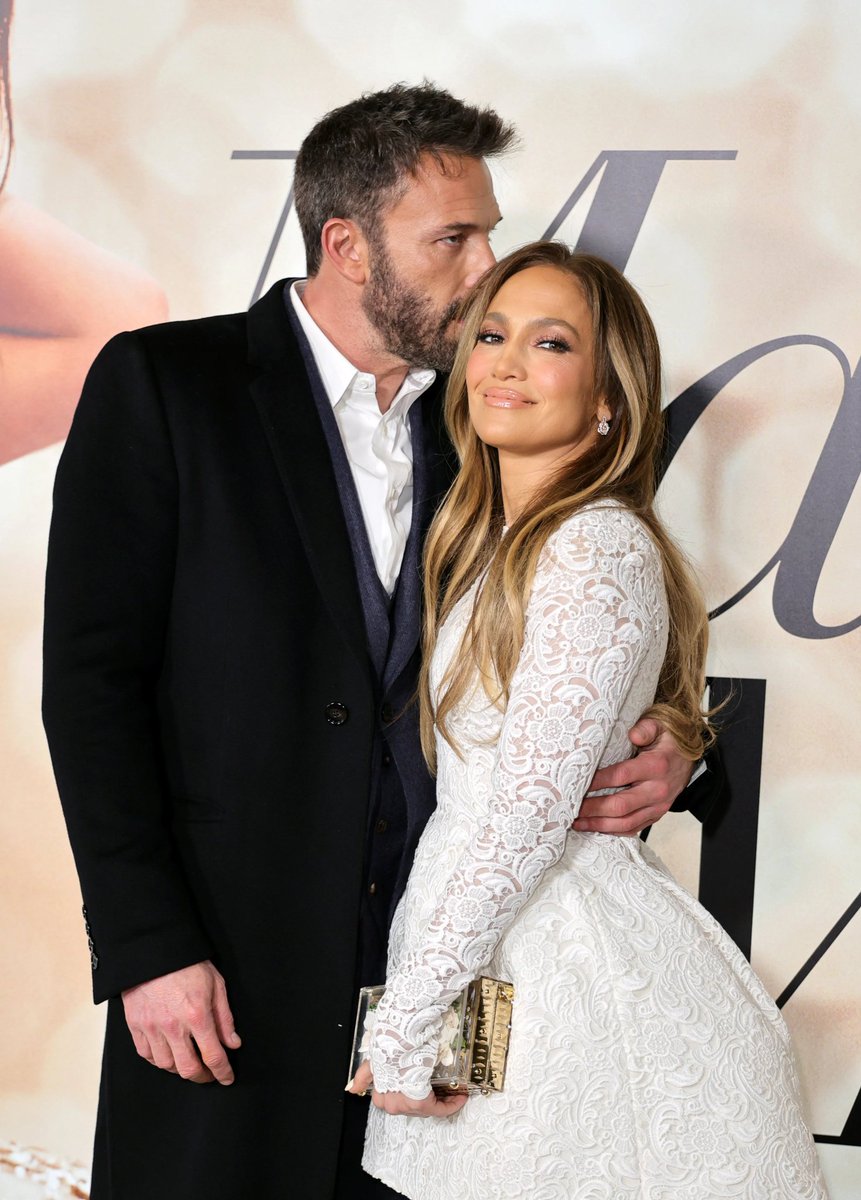 ag_Journalist's tweet photo. #NEW #LATEST #SHCOKING Jennifer Lopez has filed for divorce from Ben Affleck after just 2 years of marriage. The split follows months of separation rumors and a dramatic love story that began with a Las Vegas wedding....
#JenniferLopez #BenAffleck #JenniferLopez #BenAffleck #Divorce #Hollywood #Bennifer #WeddingAnniversary #Jennifer #lopezleo