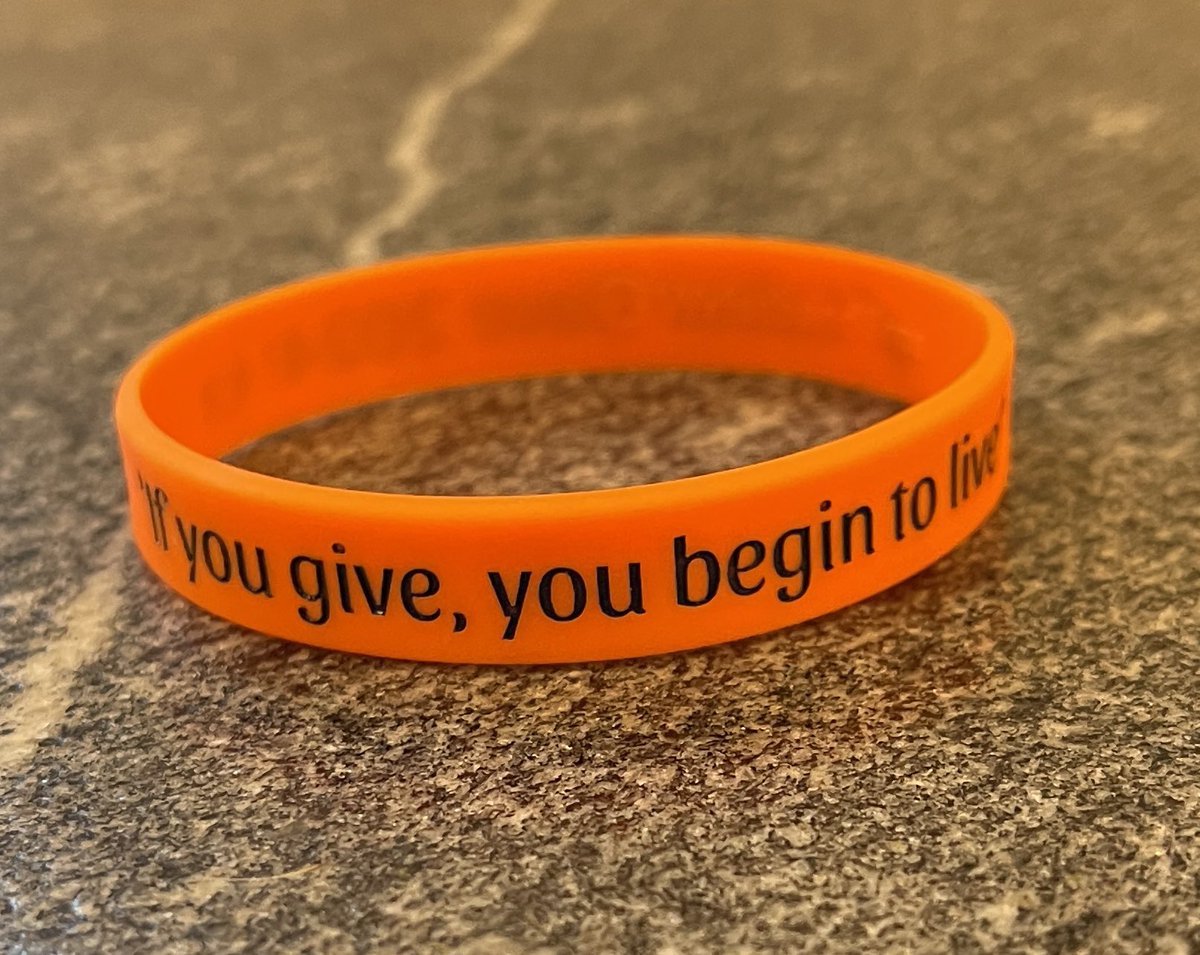 CMBlessington's tweet photo. 10 days until #davematthewsband at the Gorge! Our family will be giving away hundreds of these wristbands as a thank you to the band and the DMB community for 20+ years of incredible Labor Dave Weekend memories. So, so grateful. 

#DMBGorgecrew 
#DMB https://t.co/0o51DHYqdc