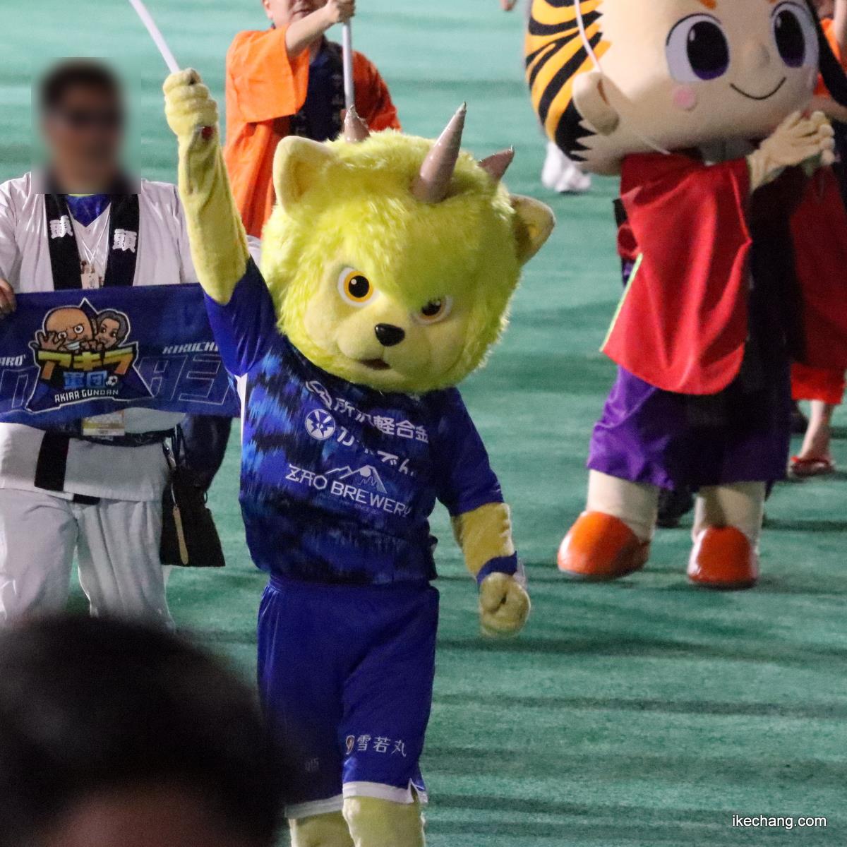 ikechang_com's tweet photo. #モンテディオ山形×V・ファーレン長崎
#モンテディオ写真部
ハーフタイムにスタジアムをまわる #ゆるキャラ/#マスコット のみなさん
1⃣ #寒河江市「#チェリン」
2⃣ #イケモフ「#ディーオ」
3⃣ #河北町「#べにのすけ」
4⃣ #言霊戦士 #YAMBAIDER(#ヤンバイダー)
#montedio https://t.co/173ZpsVT0g