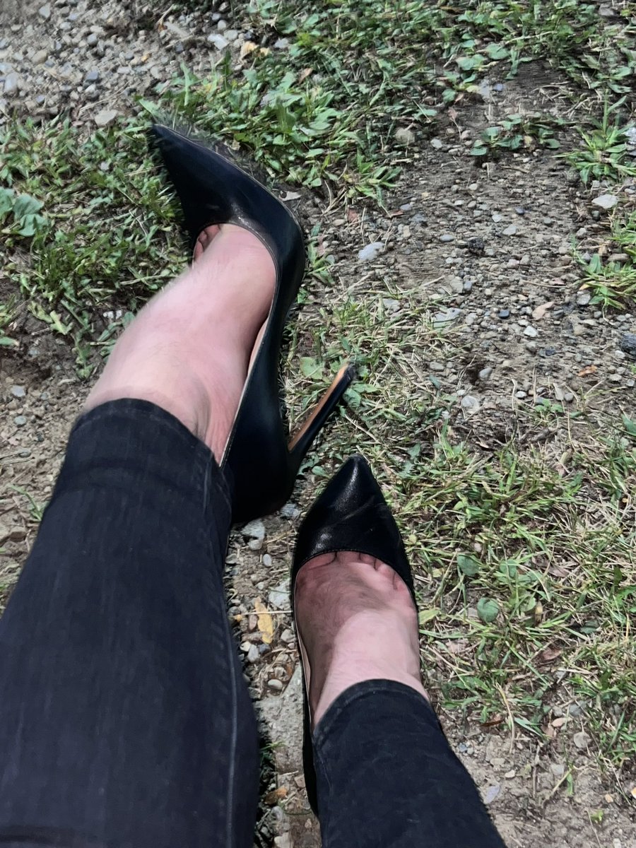 itsjaedababy's tweet photo. My favorite shoes 😍 #shoes #heels #feetworshi̇p https://t.co/S6hCLm2OAZ