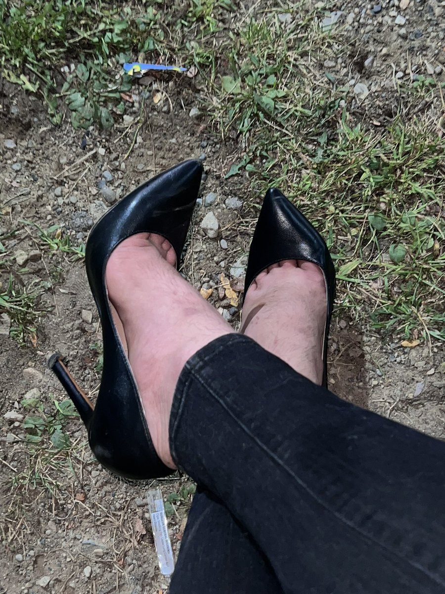 itsjaedababy's tweet photo. My favorite shoes 😍 #shoes #heels #feetworshi̇p https://t.co/S6hCLm2OAZ