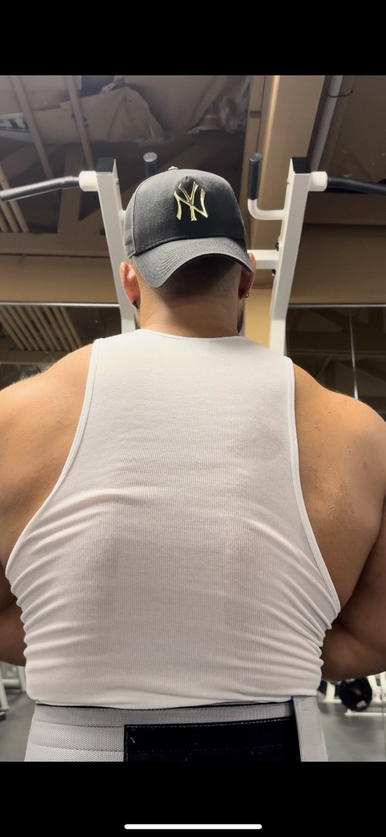 Too wide to fit in the lens