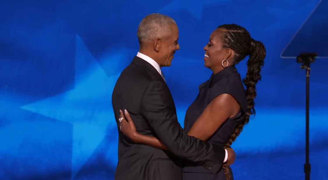 DisavowTrump20's tweet image. RETWEET if you are thankful for the Obamas!