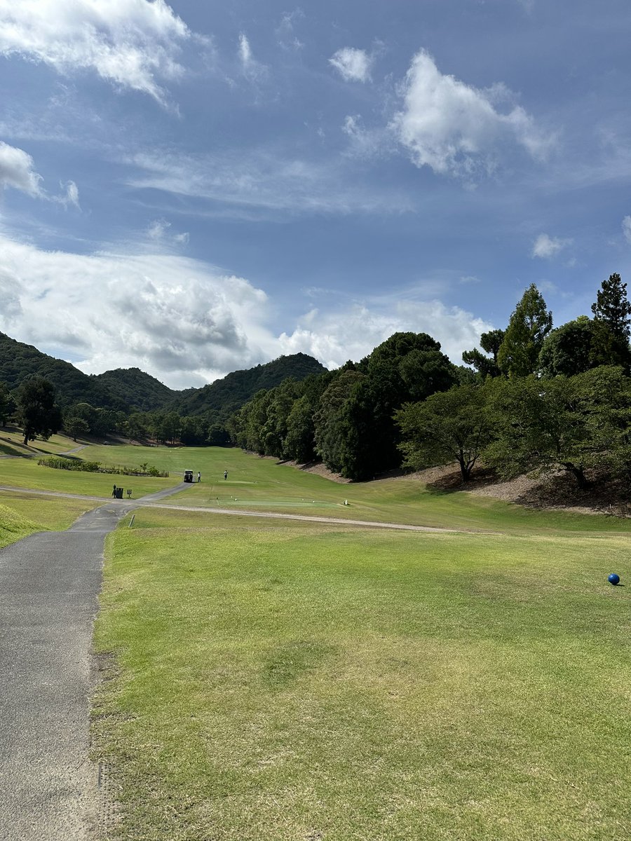 hide415415's tweet photo. 今日は泉佐野カントリークラブです。
前半55なので後半頑張ります https://t.co/xLF44JxoiN