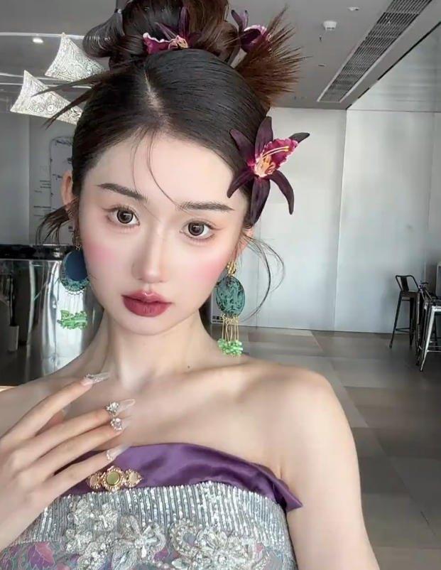 ch12348217630's tweet photo. Reserved reserved most precious
New Chinese makeup
#Makeup #Fashion #Clothes #Design #China #Nationalstyle #Pop #慈溪 #浙江 #大美中国 #AllinCeltics #RickCarlisle #TheValley #WWERaw #Gagcity #canucks #LCDLF4 #AMBERROSE https://t.co/nPGyg9E2To