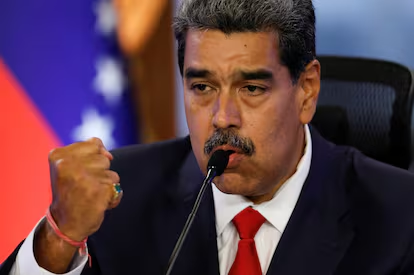 Antes de pedirle a la asistente virtual que diera una estrategia, la puse en contexto de las características que tiene el régimen venezolano: 

1) Fraude electoral. 
2) Negación a ceder en el poder. 
3 Represión brutal. 
4) Terrorismo de Estado. 
5) Militares secuestrados.