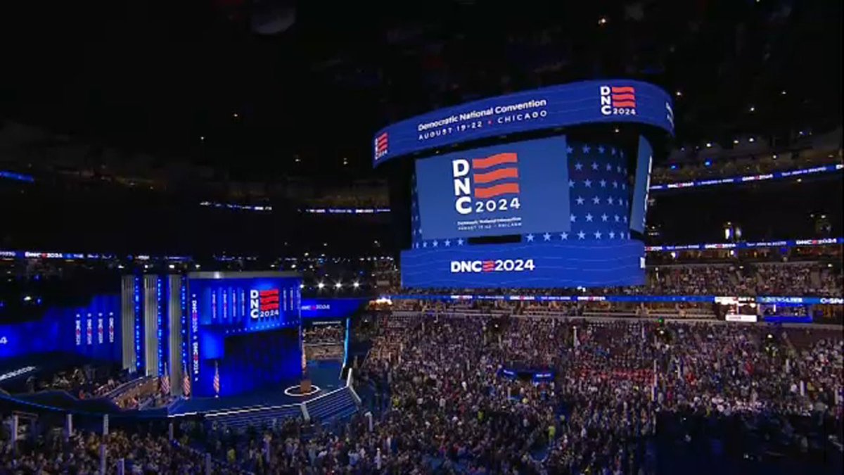 james_jr86's tweet photo. @realDonaldTrump Just wondering, have you ever filled two massive arenas at the same time in two different states? 

(This is a rhetorical question, which means you don’t need to actually answer!) 
#DemConvention @DemConvention #KamalaWalz2024 #DNC2024 #DNC2024CHICAGO #DNC https://t.co/qPgIuoYfPp