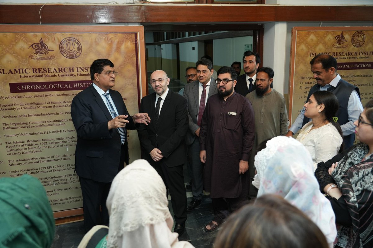 iri_iiui's tweet photo. VISIT OF HIGH-LEVEL DELEGATION OF MUSLIM COUNCIL OF ELDERS (MCE), UAE TO ISLAMIC RESEARCH INSTITUTE (IRI), INTERNATIONAL ISLAMIC UNIVERSITY (IIU), ISLAMABAD ON MAY 23, 2024 https://t.co/gH9Qmeouzj