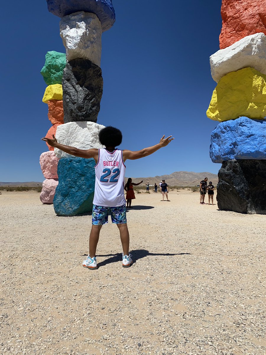 m6drop's tweet photo. GLAD I AT LEAST GOT TO SEE #7MAGICMOUNTAINS ONCE ON MY WAY OUT OF LAS VEGAS! https://t.co/5oOjUYEC54