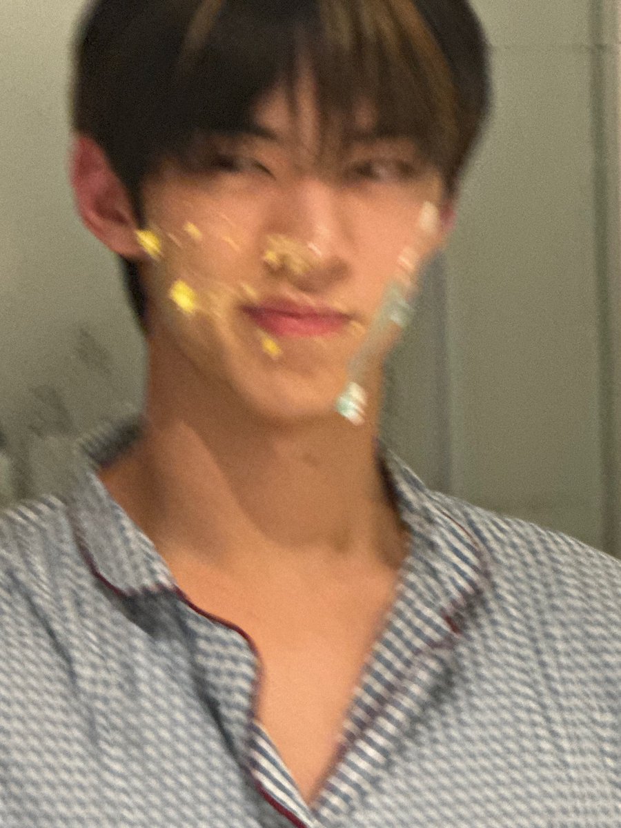 c10ver130's tweet photo. 셀카 모음 #도훈 https://t.co/2GcnzvT3Hn