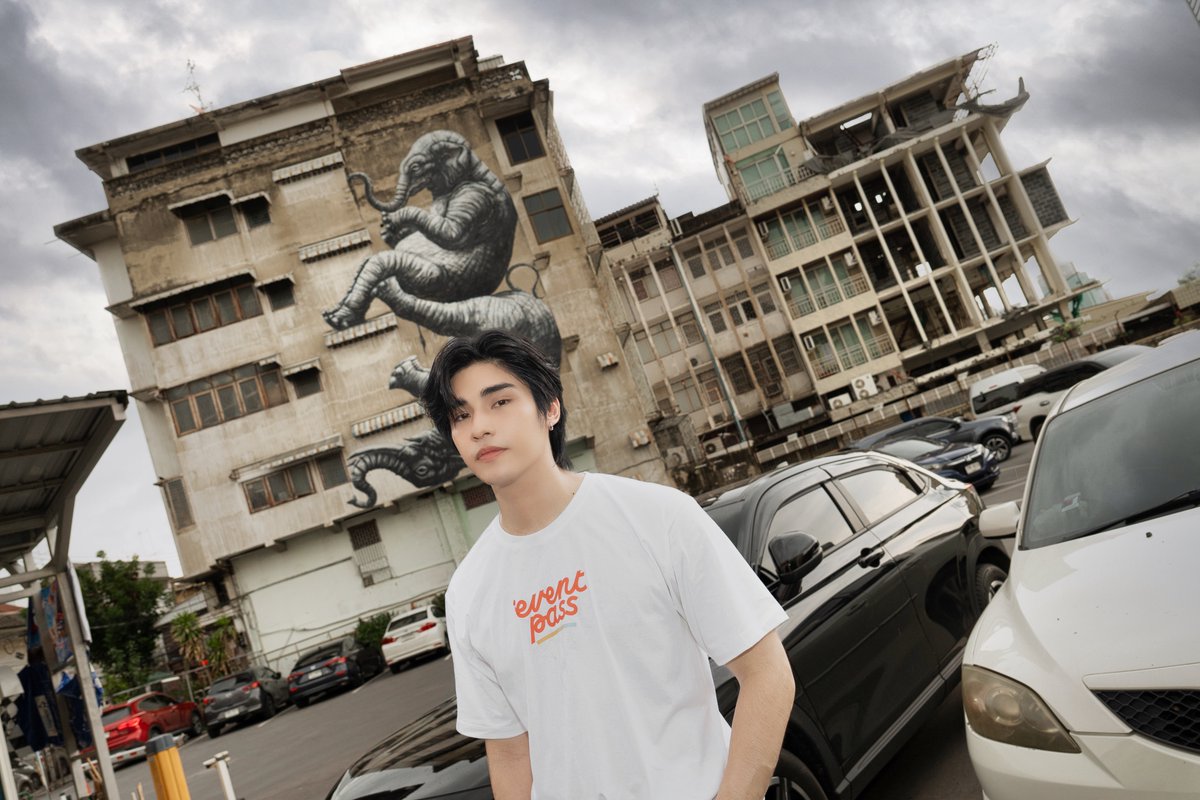 startalkent's tweet photo. ไกด์หล่อ บอกต่อด้วย!
มาตามรอยเที่ยวทรงวาดกับนักแสดงหนุ่มสุดหล่อ “ ภูมิ ภูริพันธ์ “

#อีเว้นท์พาสพาไป #Eventpass #อีเว้นท์พาส #MMTC #Eventpassapp #สิงหาพาเที่ยวทรงวาด #ทรงวาด #ภูมิภูริพันธ์

 ที่ขอรับบทไกด์พิเศษ 1 วัน มาแนะนำที่กิน ที่เที่ยวย่านทรงวาด กับกิจกรรมดี ๆ แคมเปญ “ สิงหาพาเที่ยวทรงวาด “ ที่มีเฉพาะเดือนสิงหาคมนี้เท่านั้น เอฟซีอย่ารอช้า ภูมิไปเช็คอินที่ไหน รีบไปตามรอยกันด่วนๆ

กติกาการร่วมสนุกง่ายๆ
1. ดาวน์โหลดแอปฯ Eventpass เพื่อร่วมสนุกกับแคมเปญ
2. Check in ร้านค้า ร้านอาหารและจุดต่าง ๆ ที่กำหนดในย่านทรงวาด ครบ “12 Check in” ผ่านแอปฯ Eventpass 
3. ระยะเวลาร่วมกิจกรรม 8 - 31 ส.ค. 67
4. ประกาศผลผ่านทาง Eventpass App และเพจเฟซบุ๊ก Eventpass 

ผู้โชคดีจากการเลือกของคณะกรรมการ รับ Vouchers จากทรงวาด มูลค่า 10,000 บาท (ยังมีรางวัลอื่น ๆ อีกน้า)
*การตัดสินของคณะกรรมการถือว่าเป็นเด็ดขาด และเป็นที่สิ้นสุดในทุกกรณี

ดาวน์โหลดแอปฯ และร่วมกิจกรรมกัน!
IOS : https://t.co/eZsJK9axKo
Android : https://t.co/Arydr19ZgM