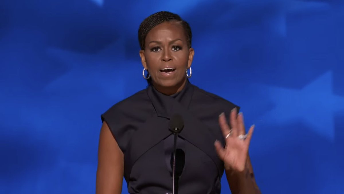 WhenBrianSmiles's tweet photo. Michelle LaVaugn Robinson Obama—girl from the south side and America’s #FOREVERFIRSTLADY https://t.co/dd8xajk1f7