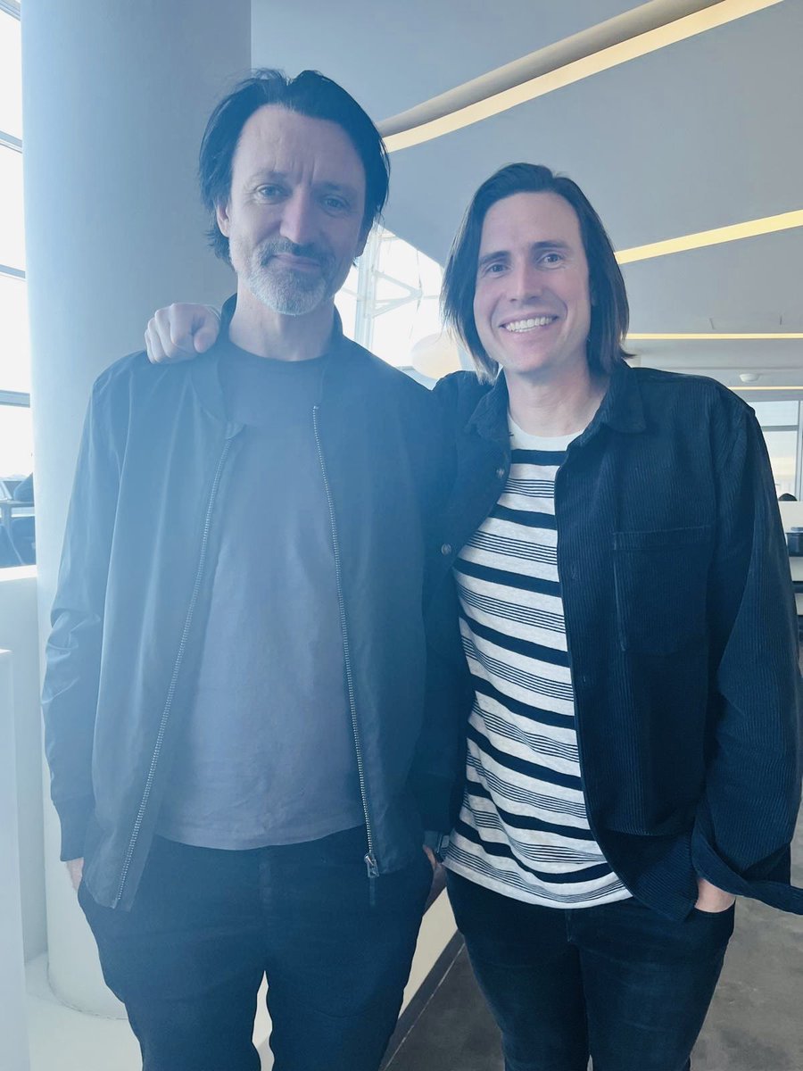 rickyriots's tweet photo. Ran into the wonderful @PaulDempsey of @SFKband and @FanningDempsey on the way to @VPA71 conference today. Paul’s vocal range defies science and a musician who continues to amaze with every performance he does. One of the world’s best! #somethingforkate #australianmusic https://t.co/D6JECGm0sl