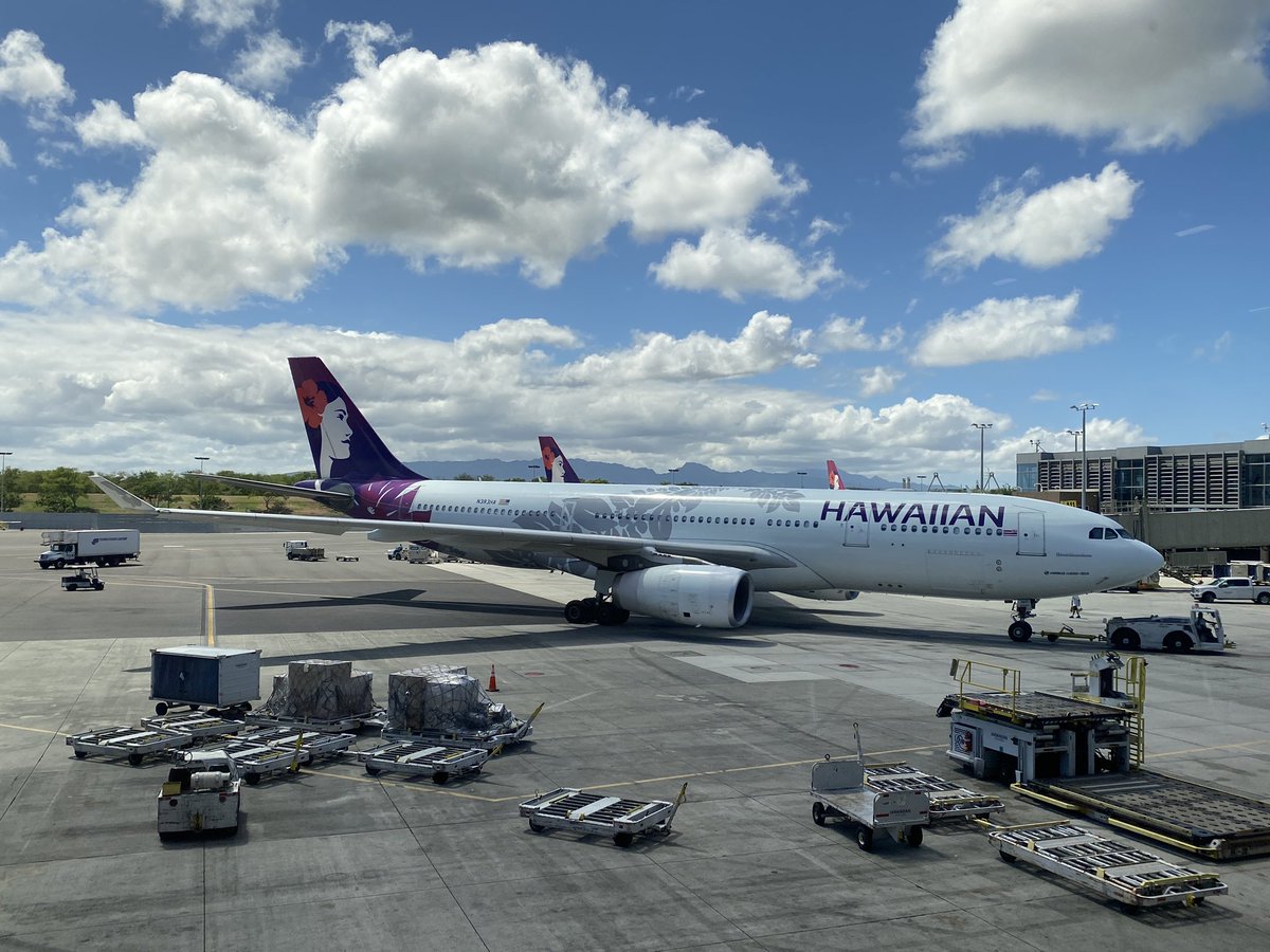 久々に海外へ
今回はホノルル国際空港に来ています✈︎
ハワイアン航空といえばA330/B717
見慣れない組み合わせだけに貴重な光景！

A321neoやB787の移行も気になります
航空系の模型店はなかったです！笑