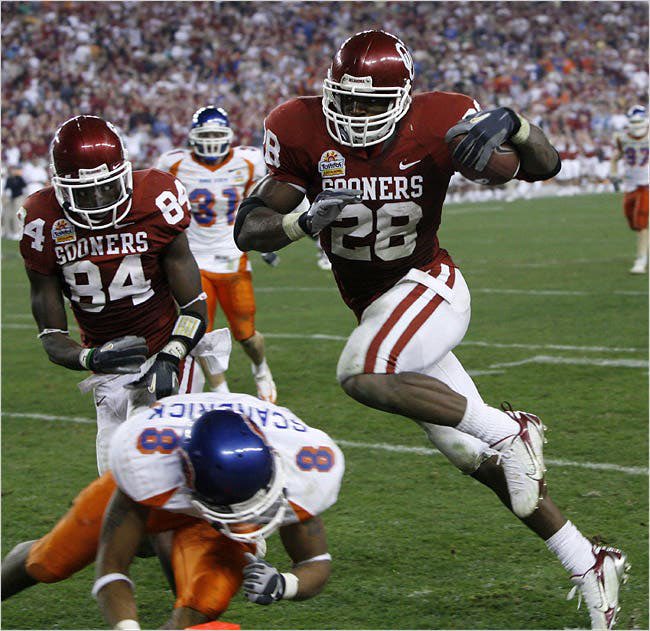 CFBClassics's tweet photo. 2006/07 Fiesta Bowl

#8 Boise St vs #10 Oklahoma

One of the most famous endings in CFB history capped off what’s arguably the greatest Fiesta Bowl ever played. Names such as Adrian Peterson, Mark Stoops, and Chris Petersen highlighted this special game.

https://t.co/anD3G4OM1c https://t.co/2ZmT0OeFK6