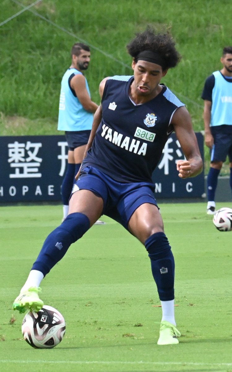 ＃ジュビロ磐田 の ＃ジャーメイン良 選手は一部メディアが伝えた海外移籍報道について「事実ではない。現時点で正式なオファーが来ていないので合意しようがない。今まで通り目の前の試合に向けて戦うだけ。今はチーム、サポーターが一丸となって次のゲームに向かって行く時」と話しました。