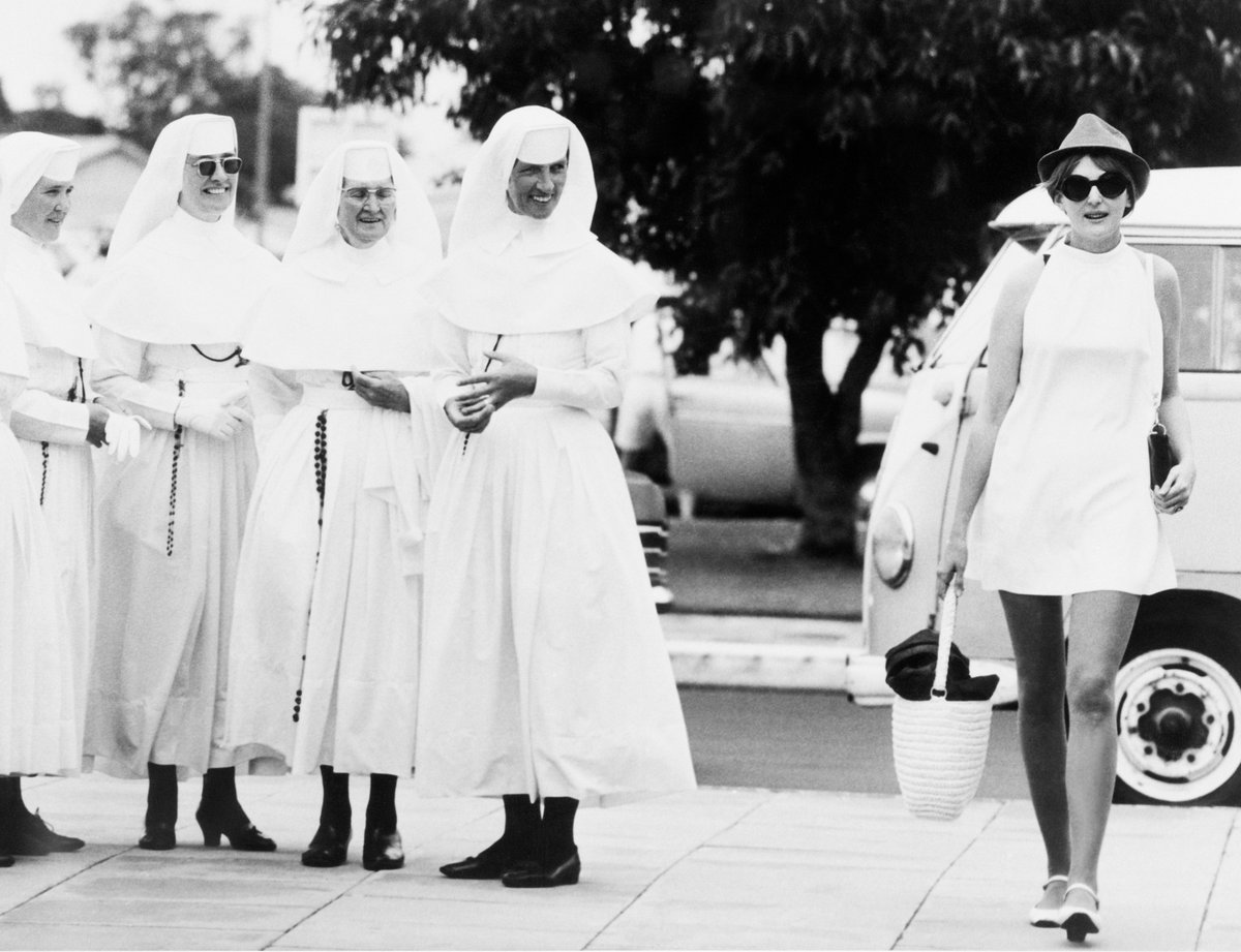 Actor Bobby Gledhill turning heads in Perth, Western Australia in 1968. 

Love this image? Explore more fashion moments from Australia’s past in our online exhibition ‘Strike a Pose’: bit.ly/4cnohs0 

NAA: A1200, L71199