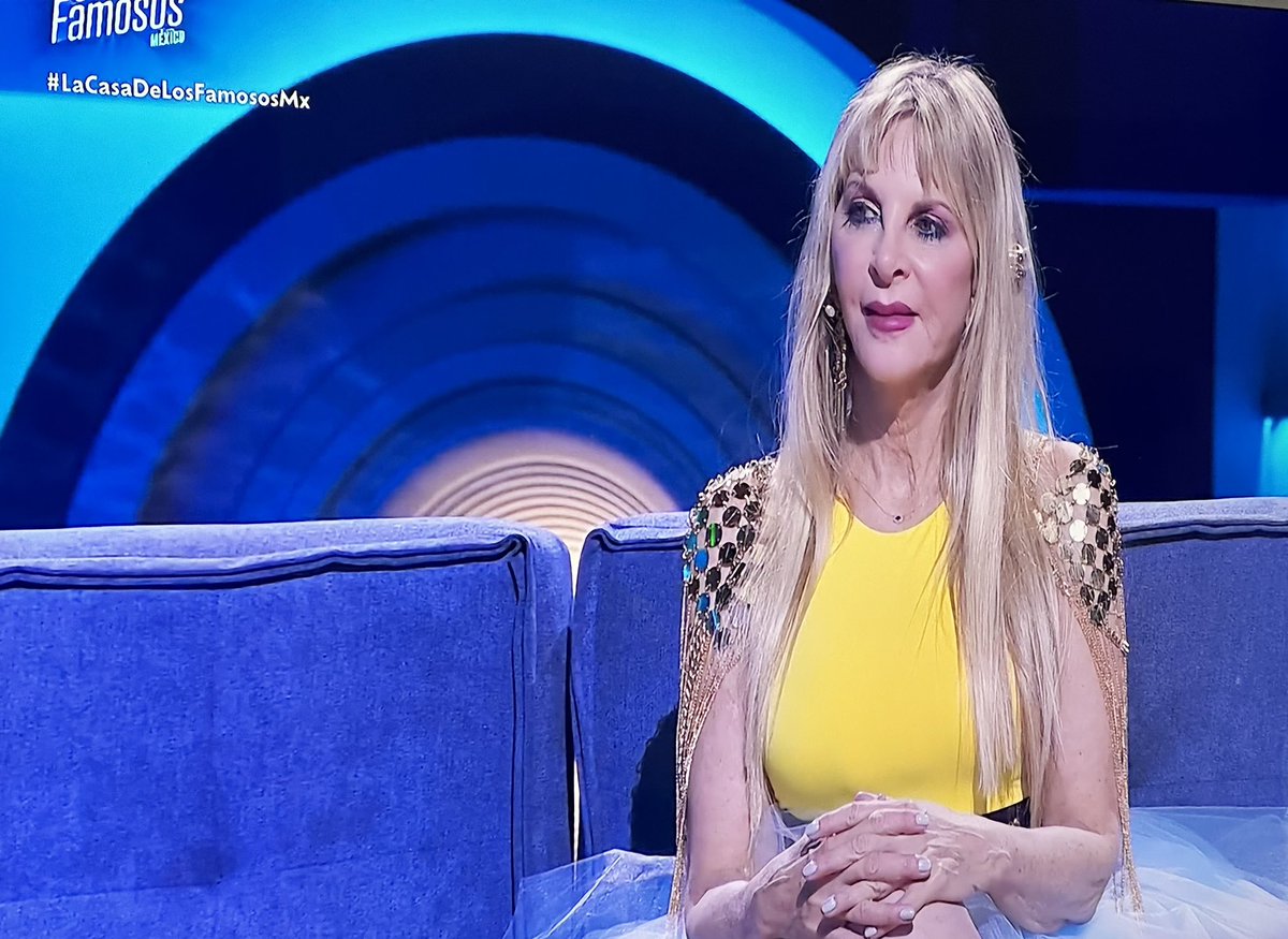 JesusGuedea's tweet photo. ¿Cómo nóminamos a Shanik para sacarla de las galas de #LCDFMX? 😄 Se siente muy cool con sus comentarios y nada que ver #LaCasaDeLosFamososMexico #Shanik #LCDFMX2 https://t.co/B1ji1mNsSn