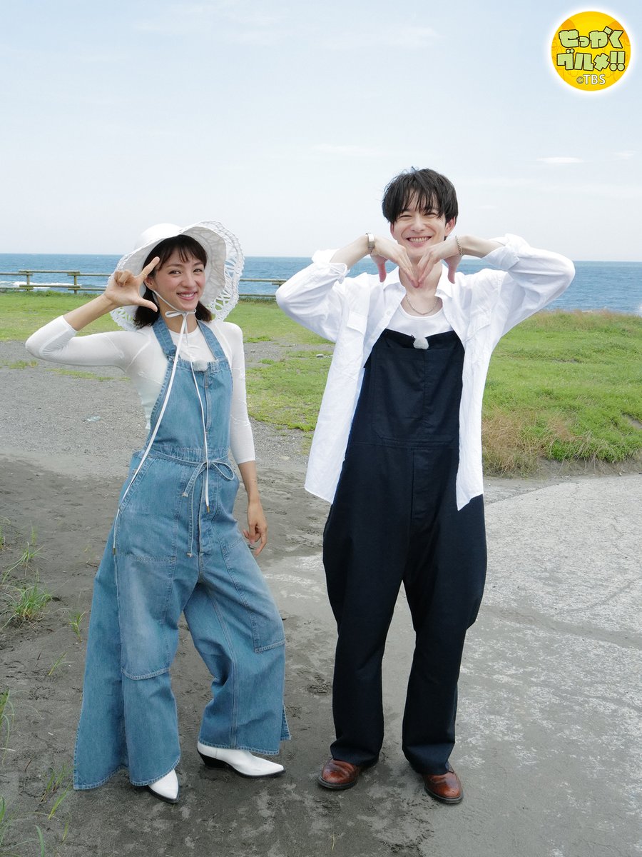 sekkaku_tbs's tweet photo. 🍌明日よる7時〜 #せっかくグルメ 2時間SP🍌

映画「#ラストマイル」から
#満島ひかり さんと #岡田将生 さんが神奈川県茅ヶ崎市で初のグルメ探し🏖️

超快晴☀夏の茅ヶ崎で
おふたりはどんな絶品グルメに出会ったのか😋？

お楽しみに！

#バナナマン 
@last_mile_movie https://t.co/wgKonNCyoT