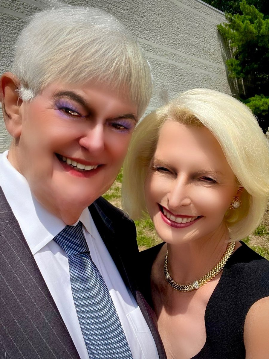 SPACEG0TH's tweet photo. @CallyGingrich @newtgingrich https://t.co/6fYMfF6hTt