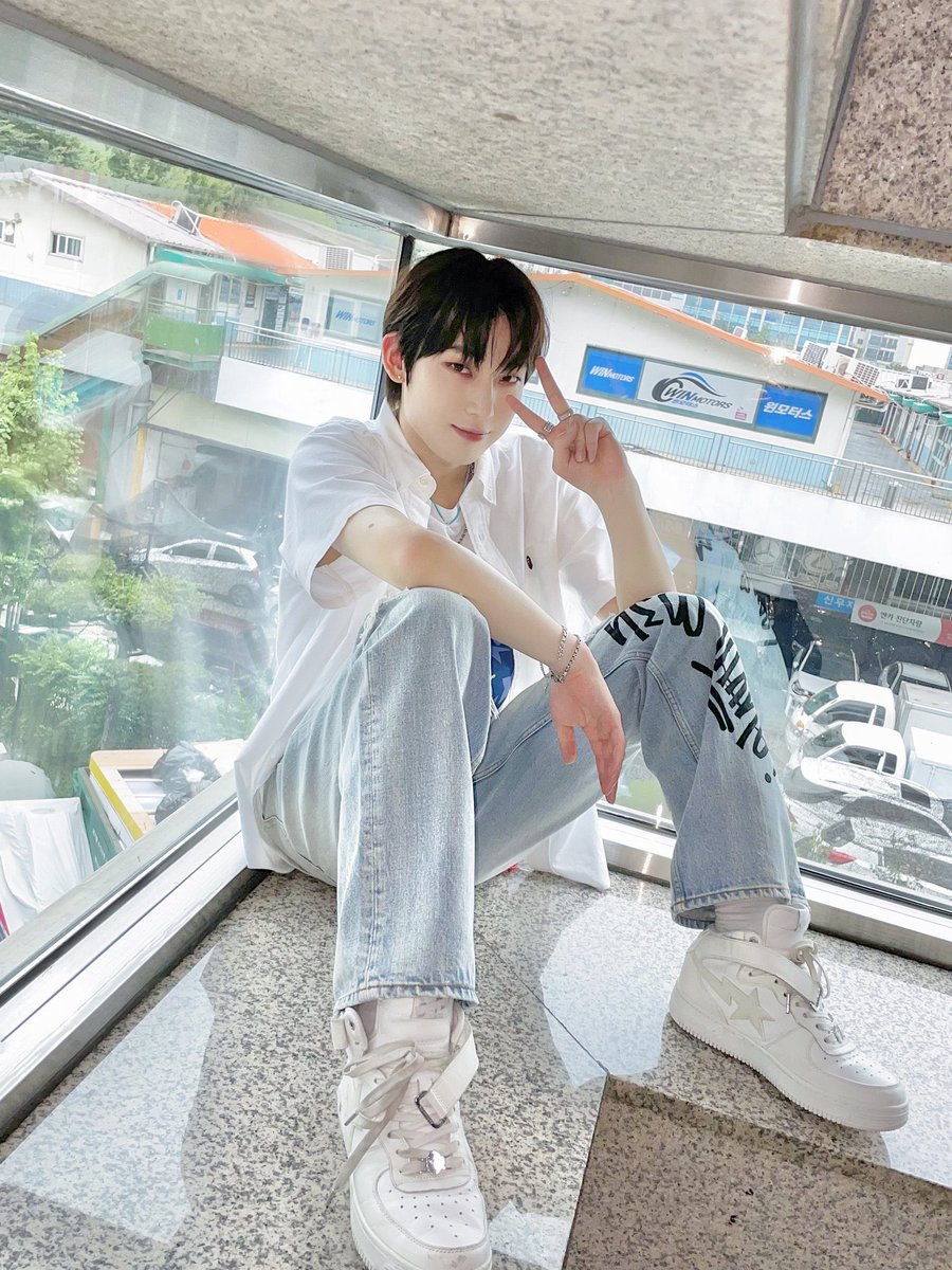 nocontextsunoo's tweet photo. he was such a sweetie pie muffin this day https://t.co/HJtIOoDujI