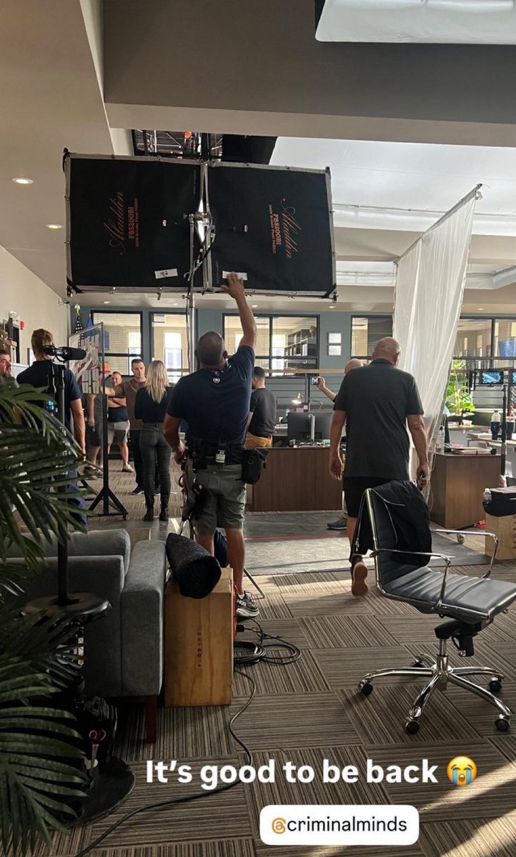 AJCookNews's tweet photo. AJ On Set of The New Season of Criminal Minds - https://t.co/Cko4DxUZCR https://t.co/leRTTK6PQR https://t.co/UYIDNAIa10