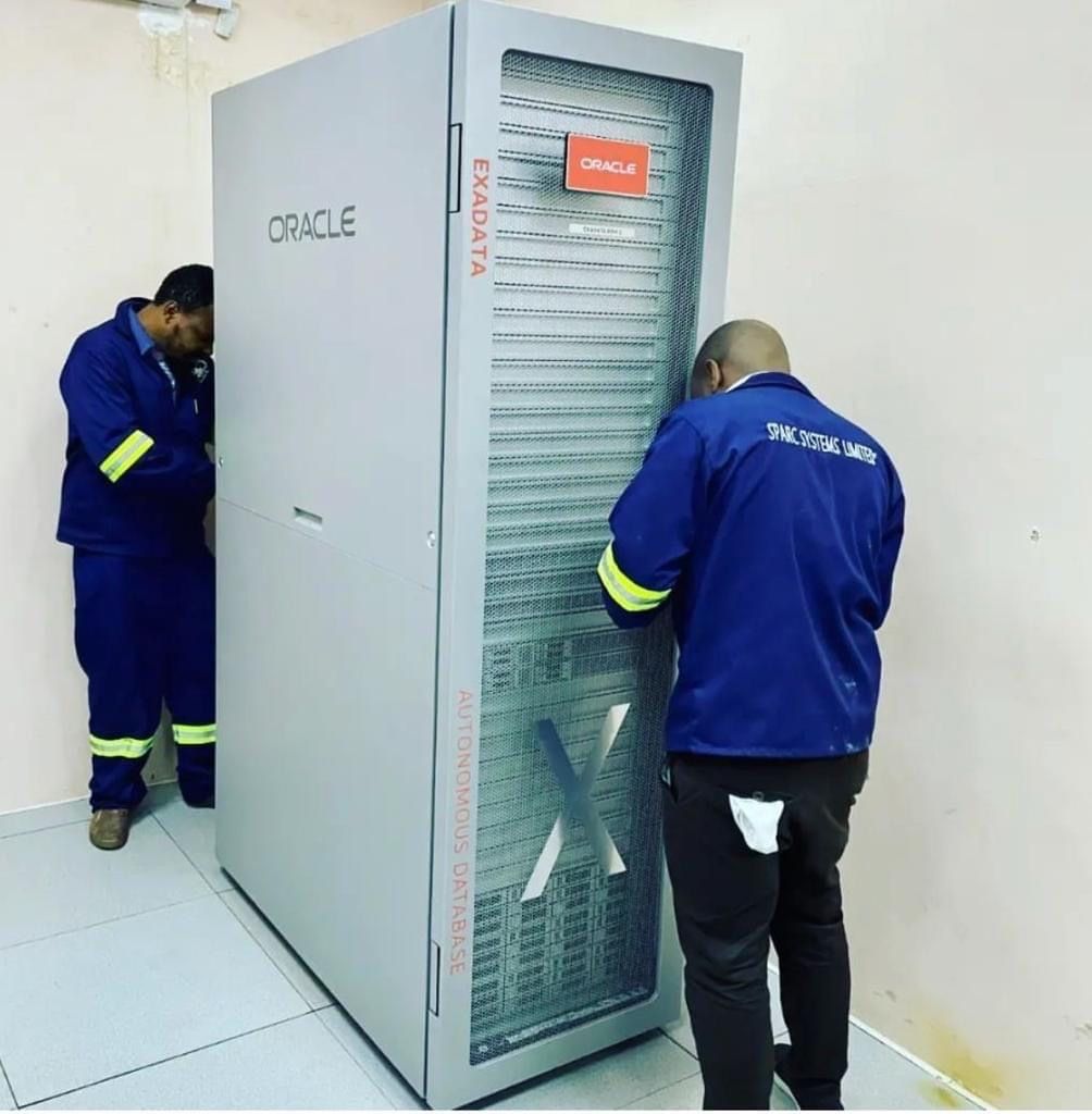 sparcsys's tweet image. Behind the scenes 👀

Don&apos;t just grow, DOMINATE 

Visit buff.ly/3WTelAq to get started on our cutting-edge server solutions

#ServerSolutions #BusinessGrowth #TechInnovation #sparctheundisputed