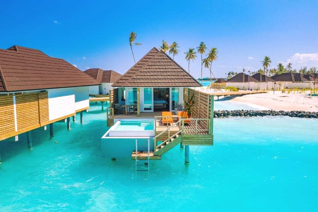 Hashtag_Hol_ZA's tweet photo. 📍Sun Siyam Resorts, Maldives - Escape to the Ultimate Island Destination!

At the tip of South Male Atoll, the luxurious resort offers an island escape with 2 infinity pools,white sandy beaches.  

7 Nights from R44 740 pps
01 Nov - 30 Nov 24
https://t.co/xpU0zNTUa3
T's &amp; C's https://t.co/YhypJaH612