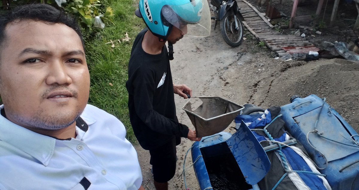 SyamDidien's tweet photo. Senin(29/7), Didien Wahyudin Syam, Luhkan Sidoarjo, Pokdakan Makmur Bersama, Ds. Sedenganmijen, mendampingi panen bibit lele, sebanyak 7500 ekor size 2-3 cm Rp.80,- /ekor #GiatLuhkanSatminkalBWI #Sidoarjo #panen https://t.co/PZ9m17p64q