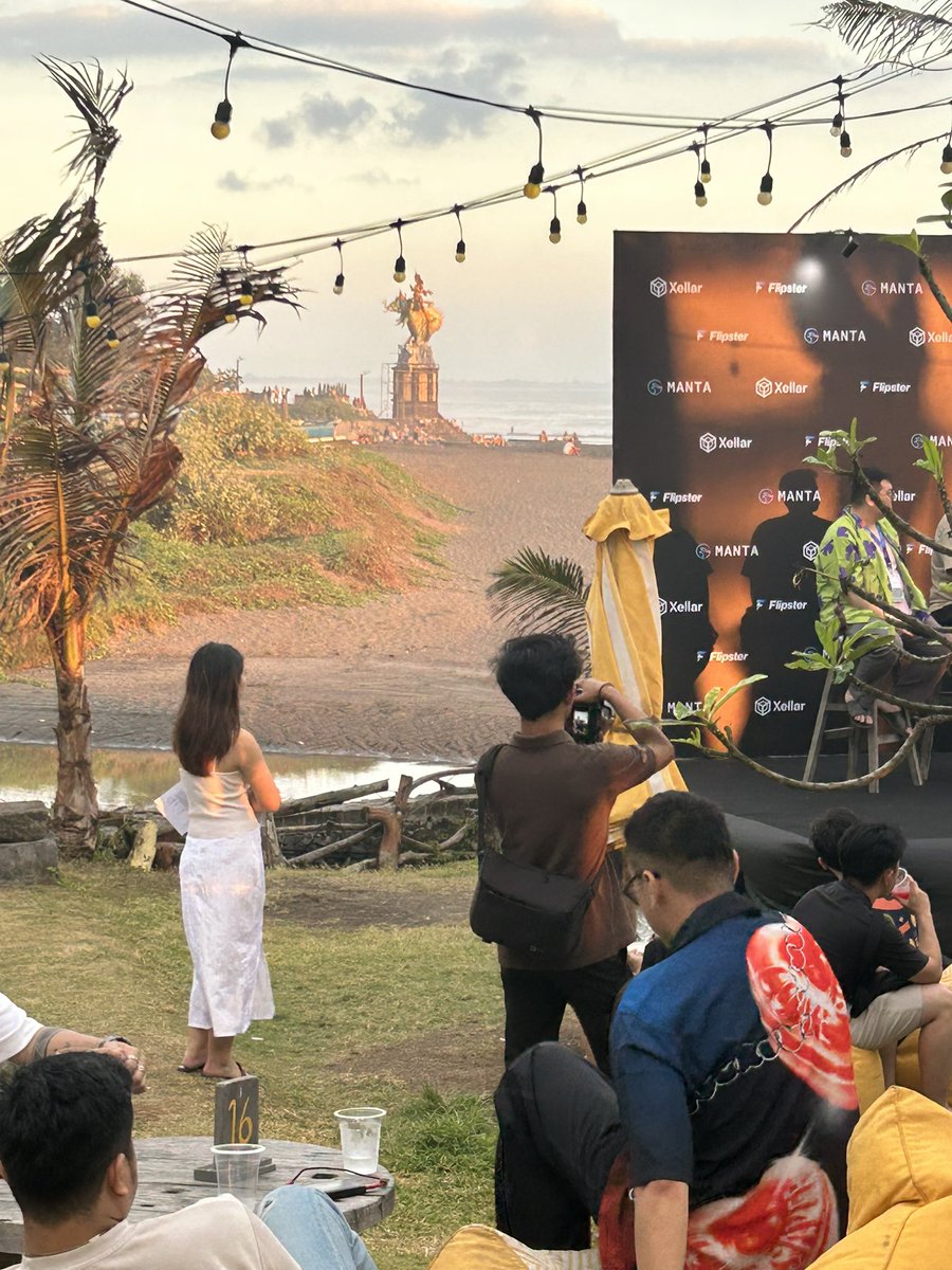 JasonFindlay78's tweet photo. Modern and traditional in the same frame
@DegenBali https://t.co/KBYvsX2Gz6