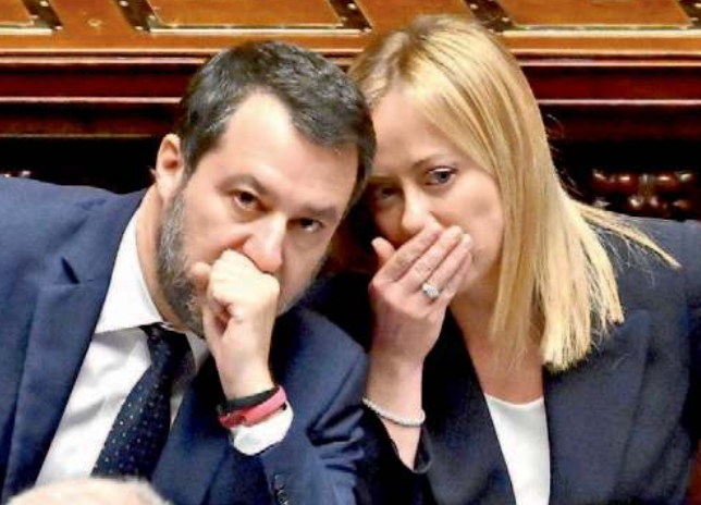 ultimenotizie's tweet photo. L'immagine emblematica della trasparenza del governo italiano. https://t.co/eL5dCkVjxf