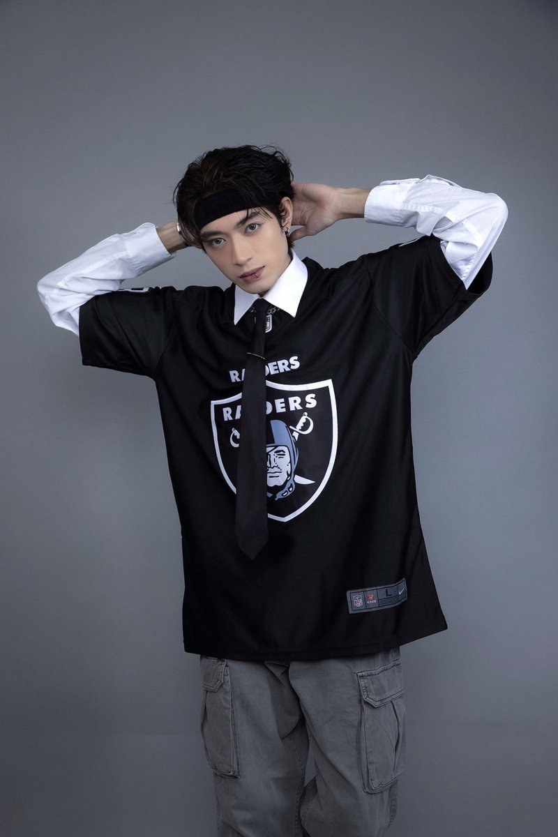 [⭐️] SY•NC SPECIAL PHOTO - LEE

Come chat with LEE this Saturday on TikTok Live

🔜 08.24.24 

#SYNCPH #SYNC_LEE