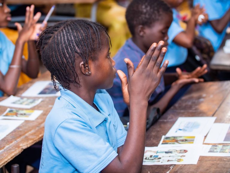 🌟 Soutenue par l'OIF et porté par l'ifef_oif, l’idée du projet RELIEFH a vu le jour en 2019, afin de faire progresser l’égalité des genres et l’autonomisation des filles et des femmes dans l’éducation.

🖱️ ow.ly/SQPc50SR2Lk

#education #egalite #femmes #francophonie