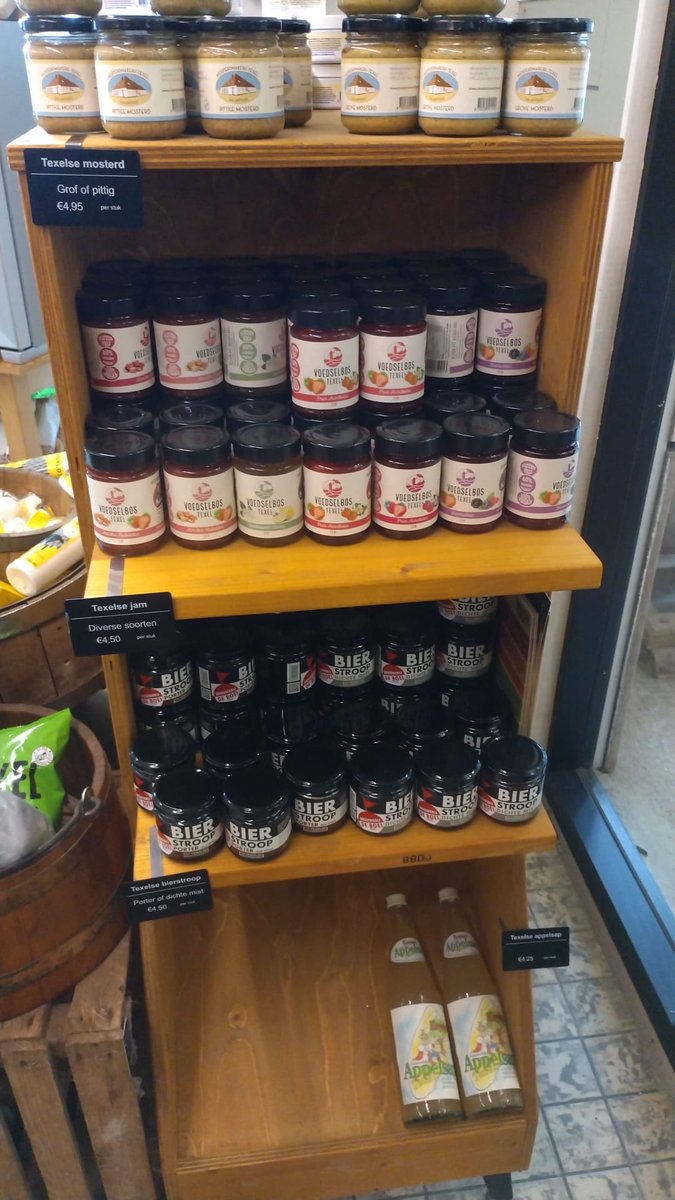 Wezenspyk's tweet photo. Onze kaas eten met jam of mosterd? ( #ikpas) https://t.co/tWmBM5gvqb