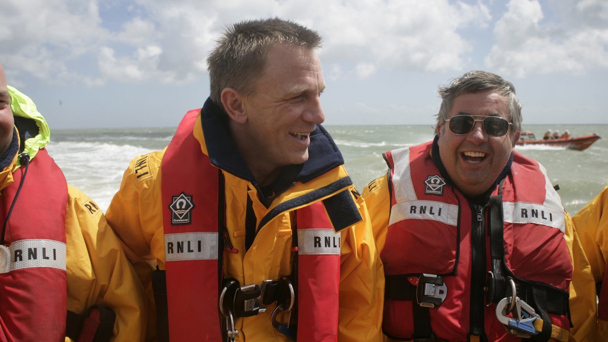 James Bond's Birthday Gift to the RNLI trib.al/5h4YTgZ