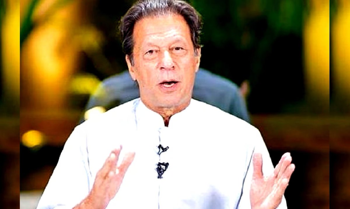 DurraniViews's tweet photo. مجھے معلوم ہے، یہ جنرل فیض حمید کا اوپن ٹرائل نہیں، بند کمرے میں فیصلہ کریں گے، عمران خان https://t.co/OvHVyxYeVY