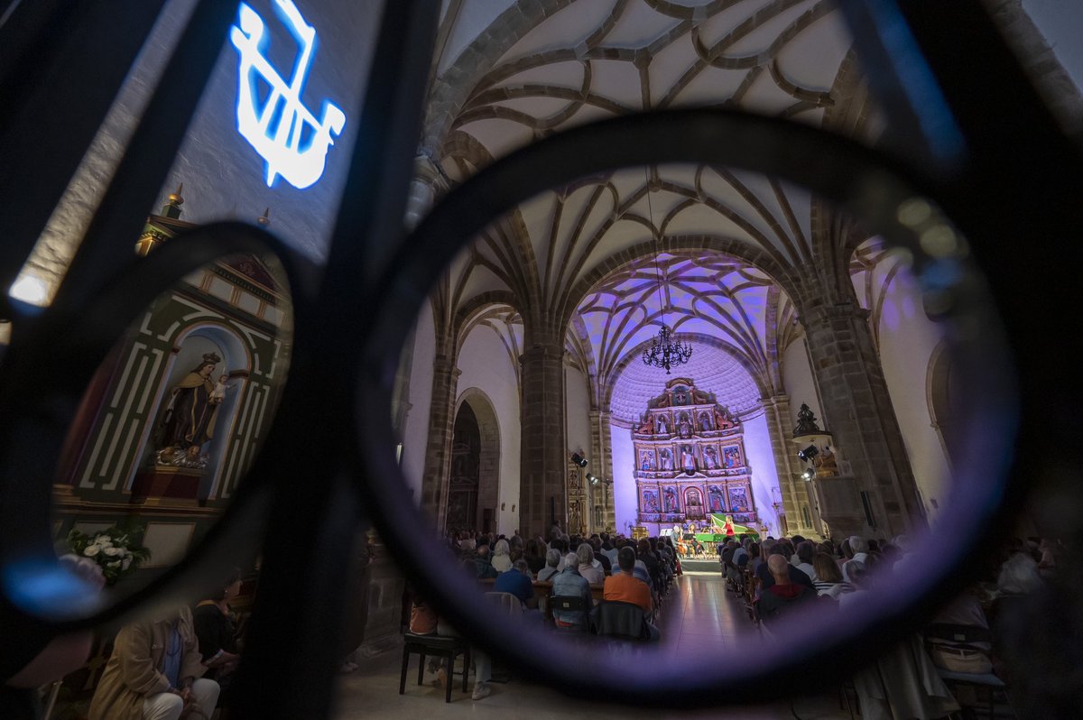 FestSantander's tweet photo. 🎶 Une charmante rareté... que nos encanta. Maravillosos conciertos de @Gli_Incogniti y @Amandine_Beyer en Castro Urdiales y Ajo, dentro de nuestra sección Marcos Históricos, en la unión musical de Telemann y Händel.
📸 Pedro Puente
#73FIS #SomosFIS @CosmeMarina @FestClasica https://t.co/AgVySzht1J