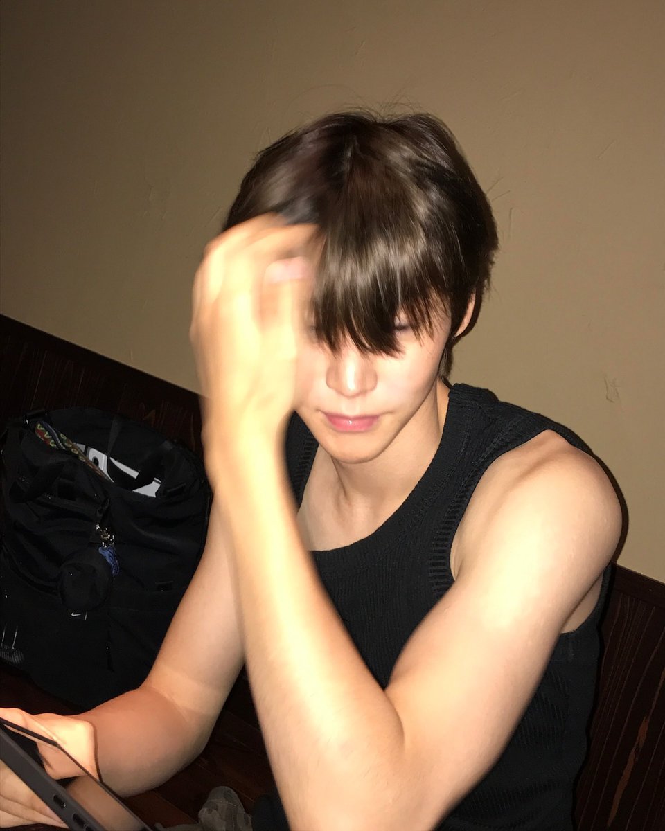 ถ่ายเป็นร้อยรูปแต่พี่เราเลือกจะลงรูปที่ “ติดแอ็ค” ที่สุด