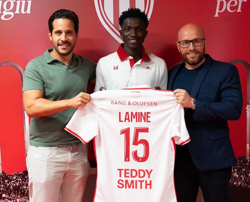 FTalentScout's tweet photo. AS Monaco's summer signings:

🇫🇷George Ilenikhena 18.75M€
🇫🇷Christian Mawissa 16M€
🇸🇳Lamine Camara 15M€
🇩🇪Thilo Kehrer 11M€
🇳🇱Jordan Teze 10M€
🇩🇪Paris Brunner 4M€

An intriguing mercato by The Monégasques. Some great additions to an already talented squad featuring the likes of Maghnes Akliouche, Eliesse Ben Seghir, Saïmon Bouabré, Edan Diop & Soungoutou Magassa. 🔴⚪️