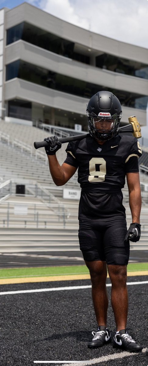 <a href="/lukas0lvera/">Lukas Olvera</a> Days Until Kickoff!!!