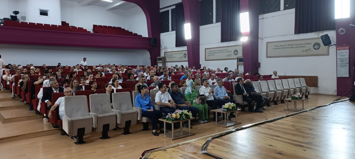 "Türkiye Yüzyılı Maarif Modeli”ne ilişkin iş ve işlemlerle ilgili olarak  okul müdürleri ve müdür
başyardımcılarına  yönelik düzenlenen  bilgilendirme toplantısı, İlçe Millî Eğitim Müdürümüz Ayhan Işık’ın başkanlığında gerçekleştirildi.

@DuruMurat1971 
<a href="/kocakysr/">Yaşar Koçak</a> 
<a href="/Ayhanisik37/">Ayhan IŞIK</a>