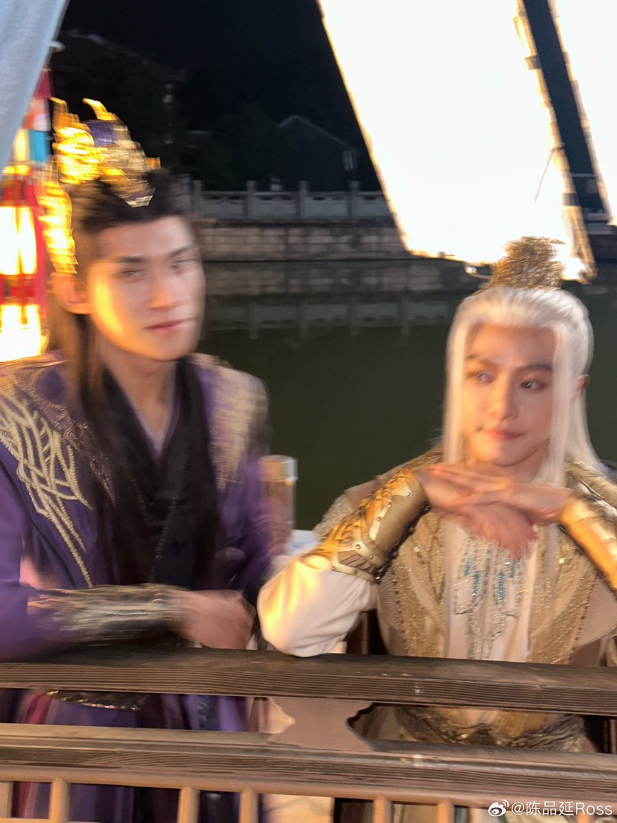 forxuebayi's tweet photo. [240820] #ChenPinyan weibo update 

//คุณเฉินผินเหยียนมาลงรูปคู่กับปาอีค่ะ 💜

#少年白马醉春风 #DashingYouth
#ดรุณควบม้าขาวเมามายลมวสันต์
#薛八一 #XueBayi #เซวียปาอี https://t.co/nhLV5aram1