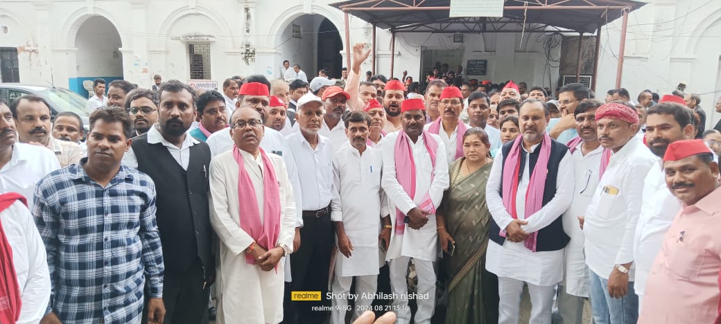 Samajwadi Party tweet media