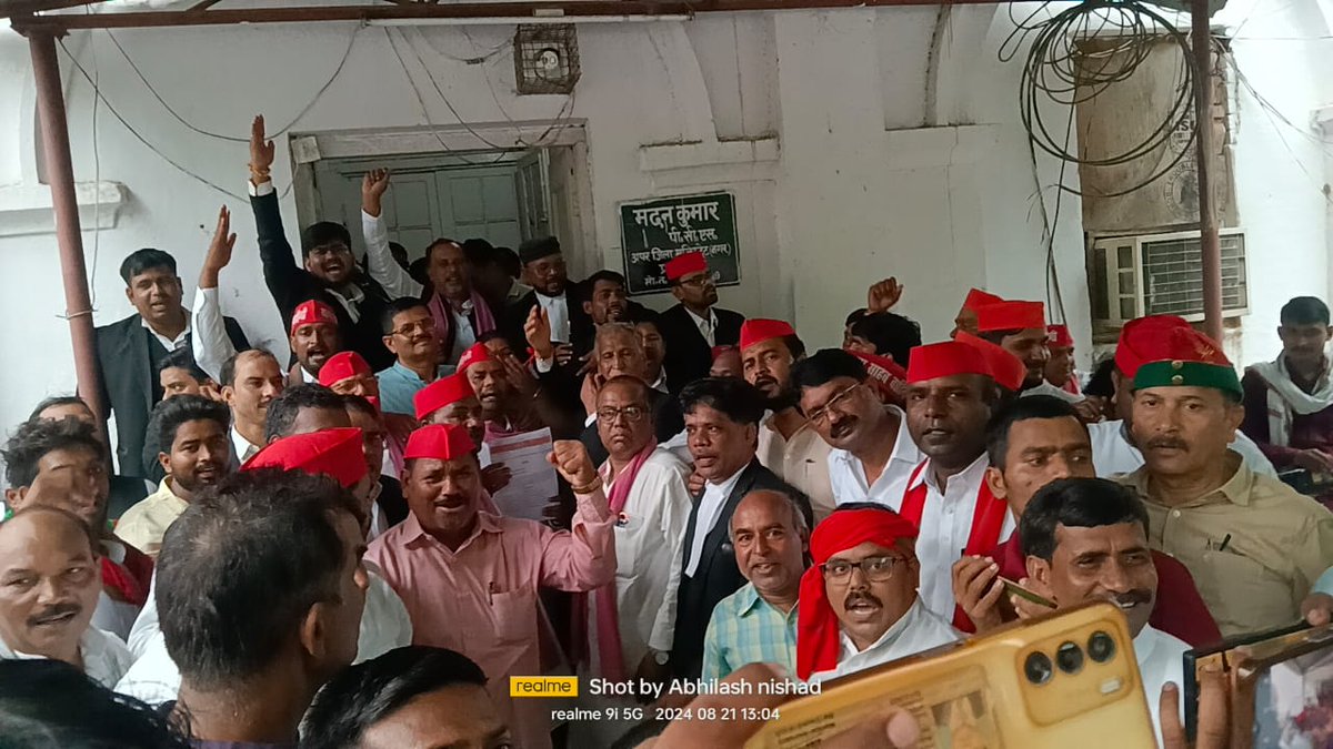 Samajwadi Party tweet media
