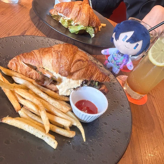 しおずさんとシナモンいてきたよーーーーんめちゃくちゃ美味しかったしたのしかったすぎた 