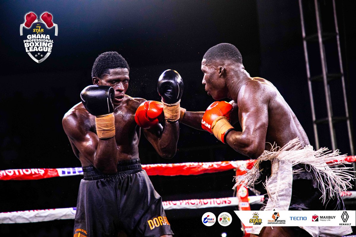 maxtvgh's tweet photo. Razak Mohammed vs Raphael Deh was a great bout to watch. Both of them came with their 'A' Game and delivered.
Watch fight >> https://t.co/Tphyr9IiCX

#FightNight3 #GhanaProfessionalBoxingLeague #Bel7Star #BukomBoxingArena #MaxSports #MaxTV #maxonline https://t.co/dccouchNOG